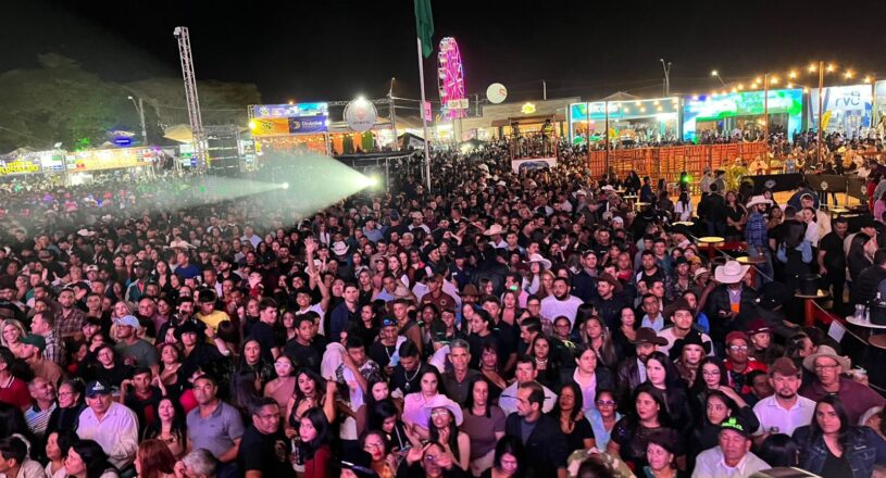 Encerramento da Pecuária Para Todos supera todas as expectativas com 22 mil pessoas no show de Zezé di Camargo